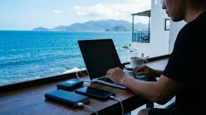 Read more about the article Digital Nomad Tools: Staying Connected While Traveling